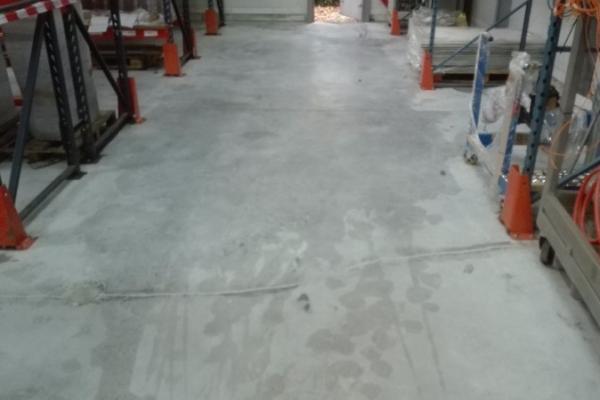 NETTOYAGE D'UNE TACHE D'HUILE