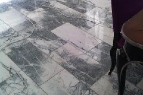 ENTRETIEN DES SOLS EN MARBRE