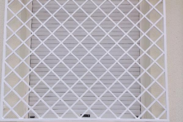 NETTOYAGE STORES ELECTRIQUES